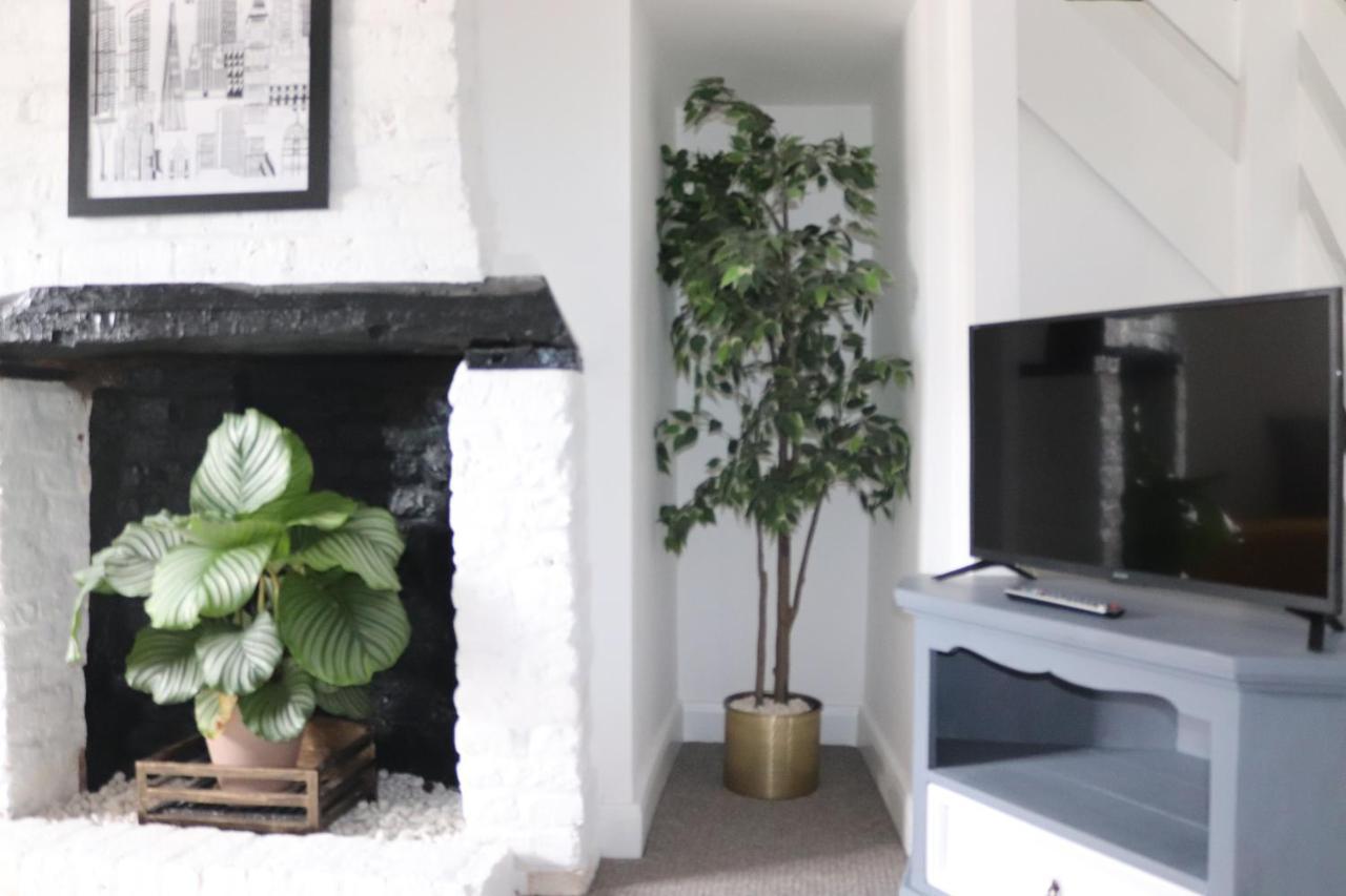Grade I Listed Luxury Apartment In Hertfordshire Ware Bagian luar foto