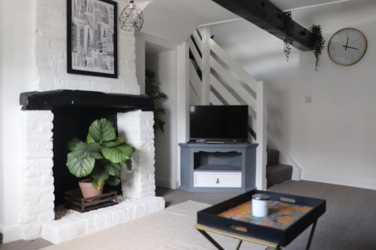 Grade I Listed Luxury Apartment In Hertfordshire Ware Bagian luar foto